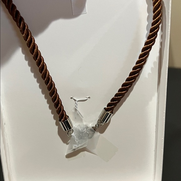 ATTERRI | Semi Precious Stone Statement Piece Necklace - Picture 8 of 10